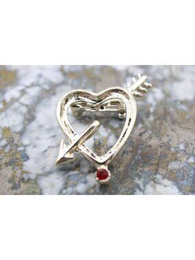 Heart Brooch Pin Arrow Red Gemstone Rhinestone Accent Silver Tone Hat Lapel Vtg